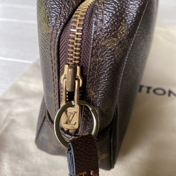 Louis Vuitton vintage Monogram Trousse Toilette 23, wristlet and dust cover - Picture 3 of 15